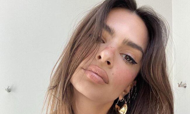 Емілі Ратаковскі, фото - https://www.instagram.com/emrata/