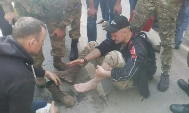 Регионалы в Харькове переехали на внедорожнике активиста (фото)