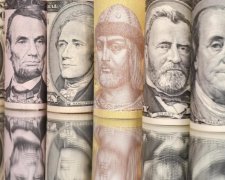 Курс валют 4 квітня: долар стрімко відірвався вперед