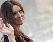 Пышный бюст Беллуччи покорил не только сердца поклонников