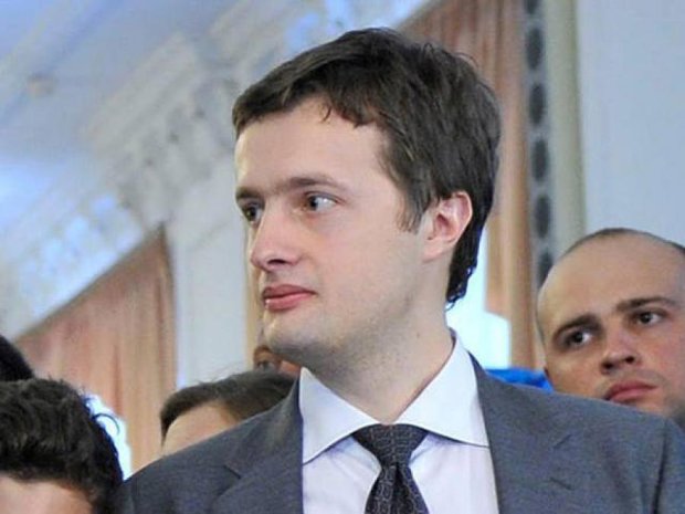 Сын Порошенко попал в ДТП на Майдане