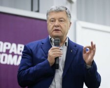 Порошенко двічі порушив ПДР в центрі Києва: з'явилося відео