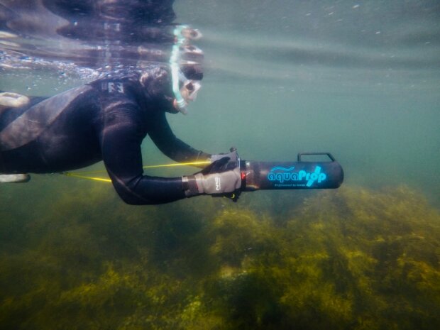 На Хмельниччине с водолазами ищут подводного охотника — ушел на дно больше недели назад