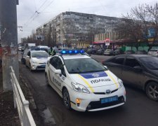 У Києві "євробляха" на шаленій швидкості влетіла в копів: фото