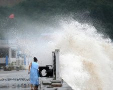Японцям заборонили літати через моторошну стихію