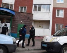 На Сумщині помираюче немовля підкинули жінці під двері