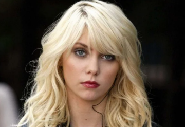 Тейлор Момсен, кадр з серіалу "Пліткарка"