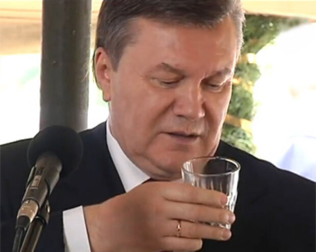 Янукович став "молодим батьком", що відомо про дитину та коханку втікача
