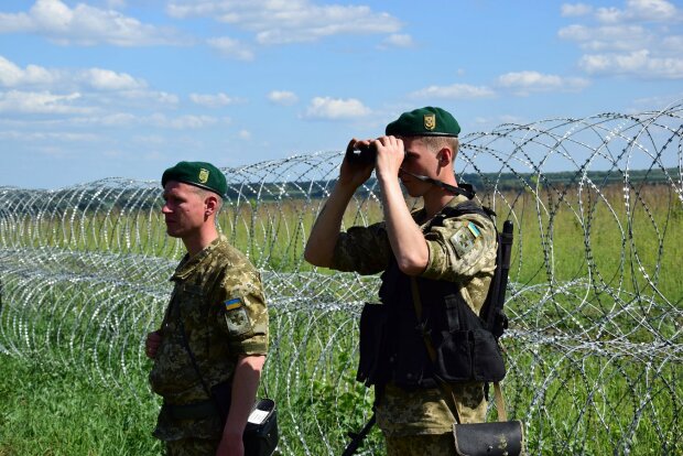 Бахнем по кофе? На Одесской границе накрыли горе-туристов без паспортов