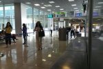 НП в київському аеропорті: розлючені пасажири намагалися захопити Жуляни