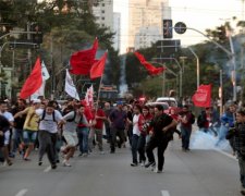 В мережу потрапили шокуючі кадри тарану протестувальнів у Бразилії