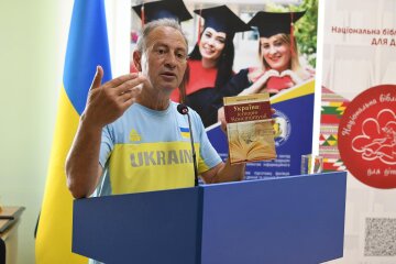 Микола Томенко