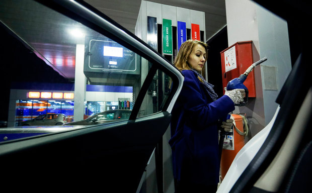 Ціни на бензин в Україні зросли до небес за добу: що відбувається