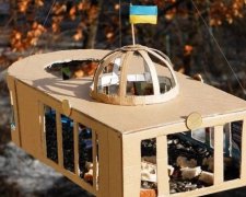 Мережу насмішила "зрада" у вигляді годівниці Верховної Ради