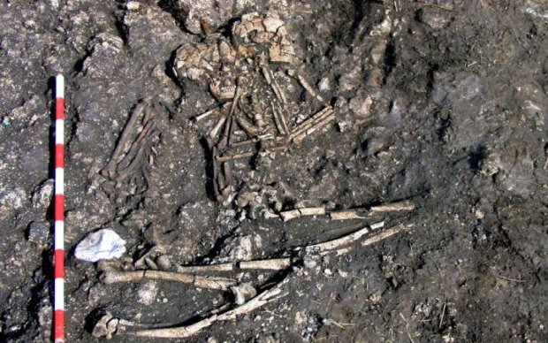 Стародавнє поховання поставило археологів в глухий кут