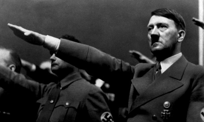 Столове срібло Гітлера продали з аукціону