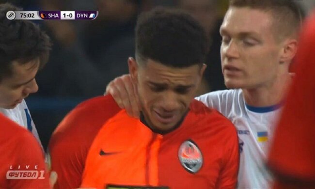 Арбітр зупинив матч "Шахтар" - "Динамо": нечуваний вчинок уболівальників вивів Тайсона з себе