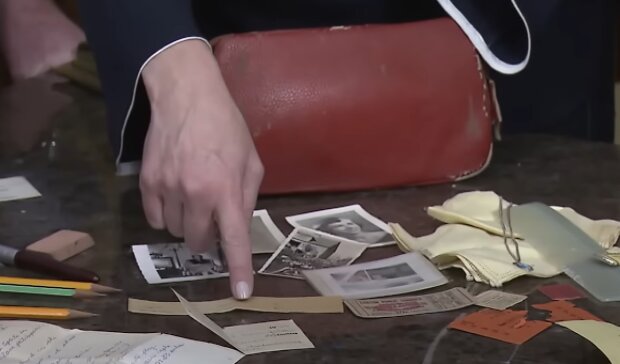 Женщина потеряла свой кошелек, но спустя 65 лет "он нашел ее семью": то, что было внутри, удивляет
