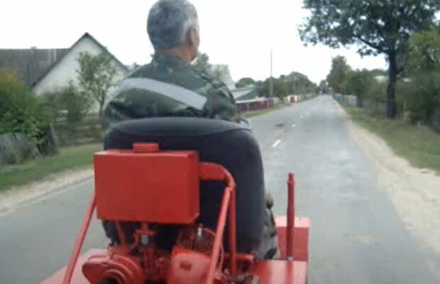 Трактор из "Запорожца", скриншот: YouTube