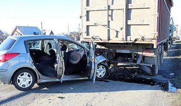 Аварія з вантажівкою занапастила чотирьох людей (фото)