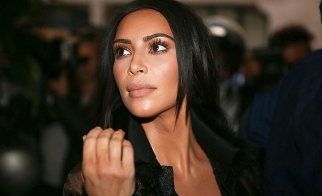 Цукерка чи соска? Син Кардашьян змусив фанатів сперечатися