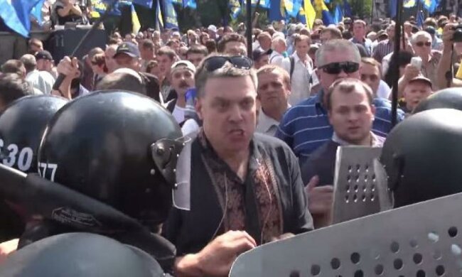 Лідеру "Свободи" Олегу Тягнибоку влаштують допит