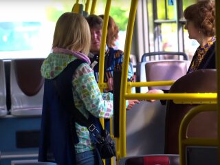 Общественный транспорт. Фото: скрин youtube