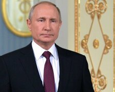 На день рождения Путин себе кое-что увеличил, Медведеву тоже