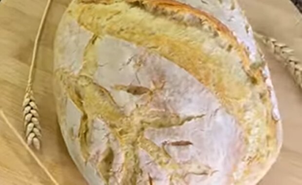 Рецепт домашнього хліба від Дідус, скріншот з відео