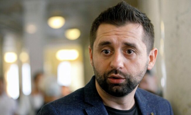 Головне за ніч: трибунал для Кремля, американський паспорт Арахамії та повернення Криму Україні