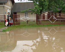 Західну Україну попередили про можливу стихію на свята