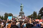 Тепер дітей можна лупцювати законно: як пройшов День народження "великої та могутньої"