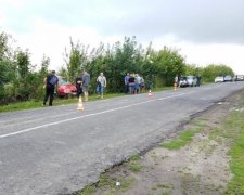 Не дійшли до повороту: іномарка розмазала по асфальту трьох пішоходів