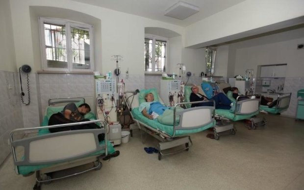 Польского чиновника срочно госпитализировали 