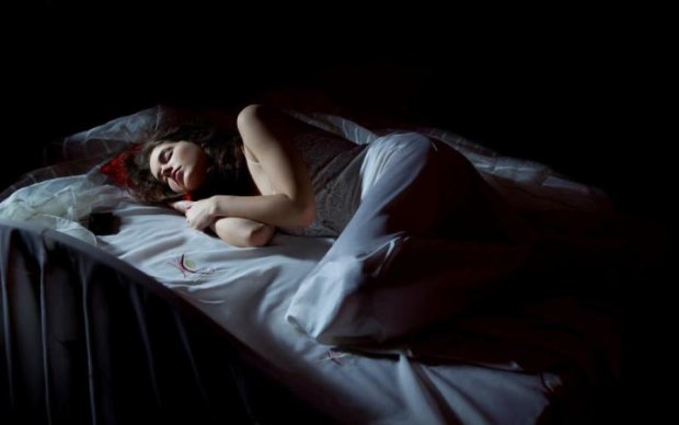 Ученые нашли страшную связь между сном и ожирением