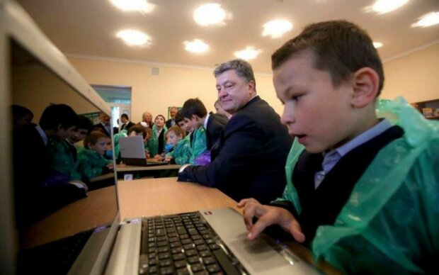 Антивирус для Порошенко: все что вы должны знать о блокировке российских сайтов