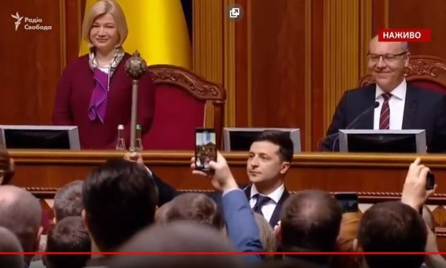 Зеленський розпустив Верховну Раду