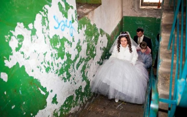 Фотограф показал всю суровость российских свадеб