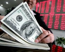 Доллар по 60: украинцам назвали причину