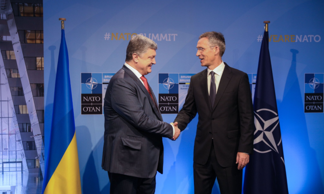 Столтенберг пообещал Порошенко "апгрейд" ВМС