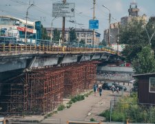 Шулявський міст остаточно "втомився": Кличко скаржиться на весь Київ