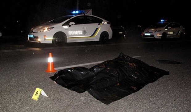 Пьяный водитель в Киев сбил молодую пару на тротуаре (фото)