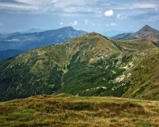 Рятувальники знайшли туристів, які заблукали в Карпатах