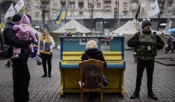 Мюнхен заманить туристів вуличними піаніно (ФОТО)