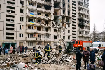 Київ обстріл руйнування Дарницький район рятувальники
