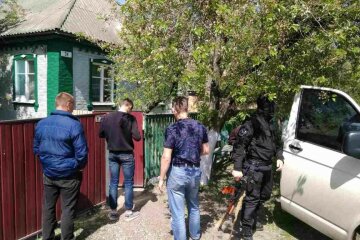 Під Києвом сім'я аферитов нахабно "обкрутила" довірливих сусідів, на кону 3 мільйони: "Показали приклад синам"