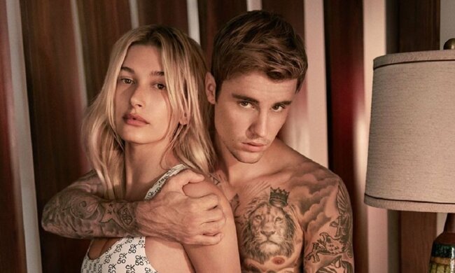 Счастливая невеста в роскошном платье: Хейли Бибер похвасталась свежими свадебными фото