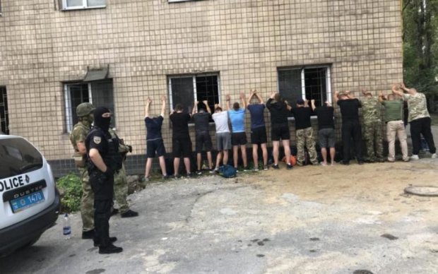 Десятки вооруженные бандитов вернули лихие 90-е в Одессу