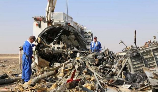 В телах пассажиров самолета А321 нашли металлические осколки