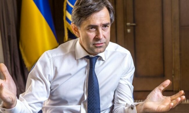 СМИ: Любченко могли уволить из-за зама Новиковой